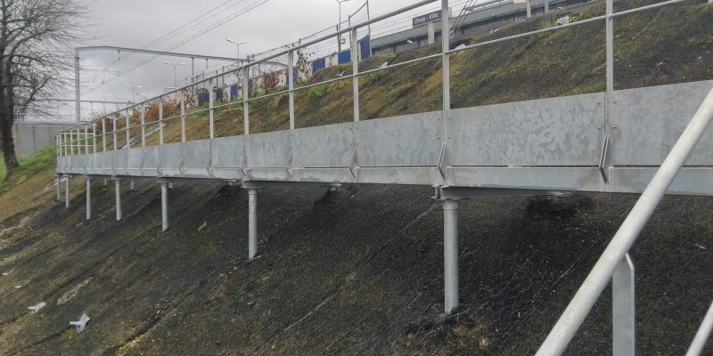 fabricant, passerelle, acier, galvanis&eacute;